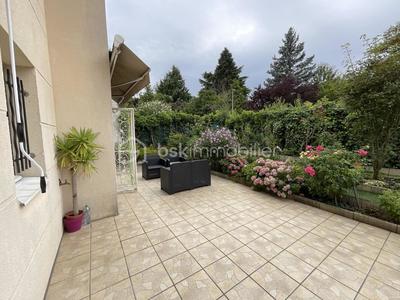 Maison - 93 m² - 4 pièces