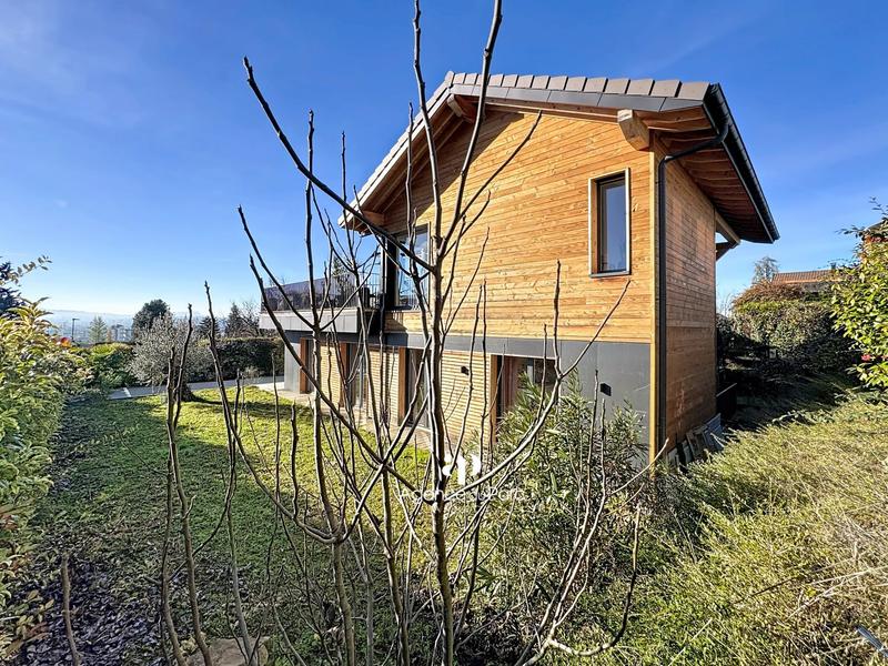 Maison - 178 m² - 6 pièces