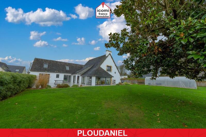 Maison - 260 m² - 9 pièces