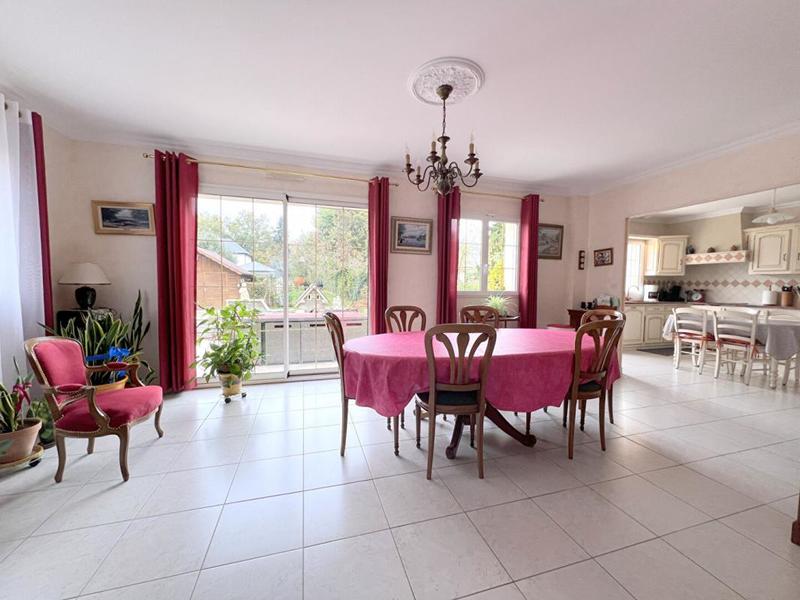 Maison - 197 m² - 7 pièces