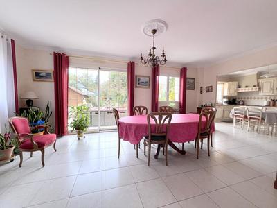 Maison - 197 m² - 7 pièces