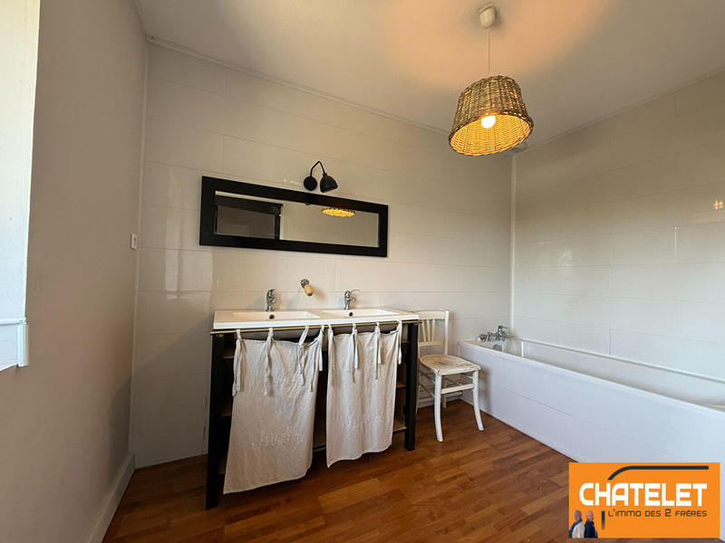 Maison - 151 m² - 7 pièces