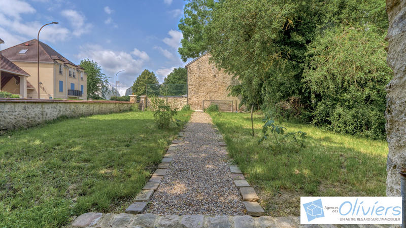 Maison - 229 m² - 9 pièces