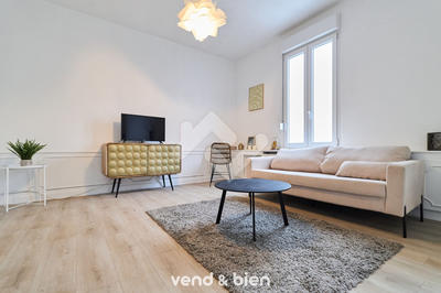 Immeuble - 218 m² - 10 pièces