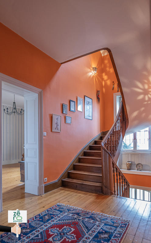 Maison - 311 m² - 12 pièces