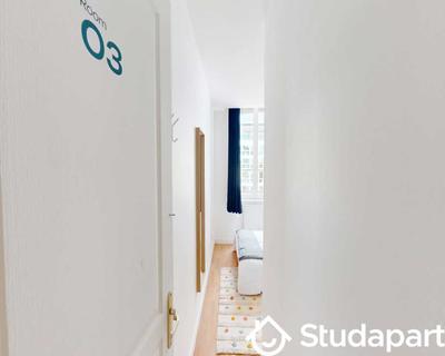 Chambre - 80 m² - 1 pièce