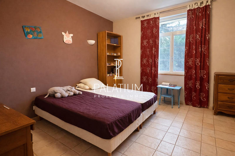 Maison - 251 m² - 7 pièces