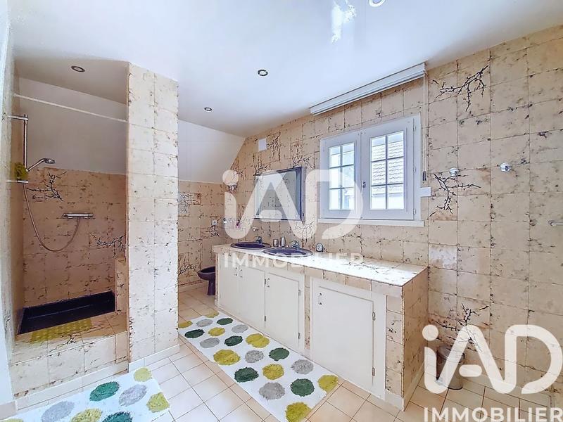 Maison de maîtres - 304 m² - 13 pièces