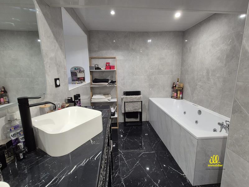 Maison - 128 m² - 6 pièces