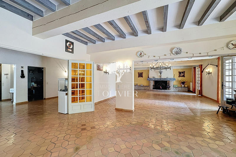 Villa - 266 m² - 9 pièces