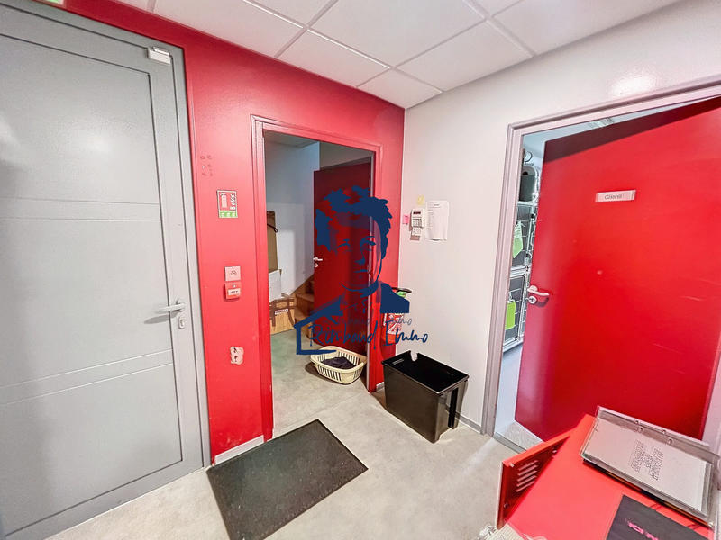 Local d'activités - 325 m²