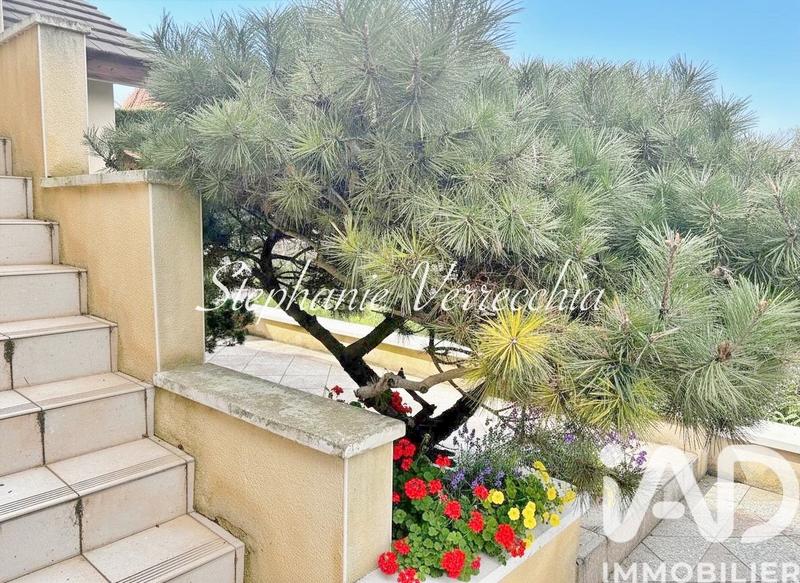 Maison - 157 m² - 8 pièces