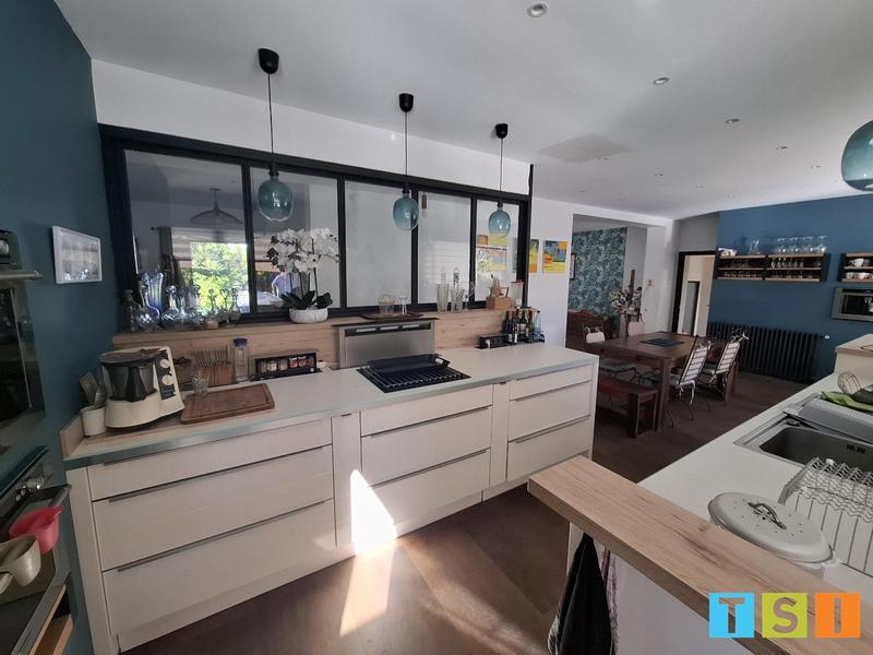 Maison - 263 m² - 8 pièces