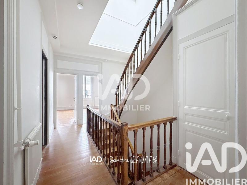 Maison de ville - 207 m² - 9 pièces