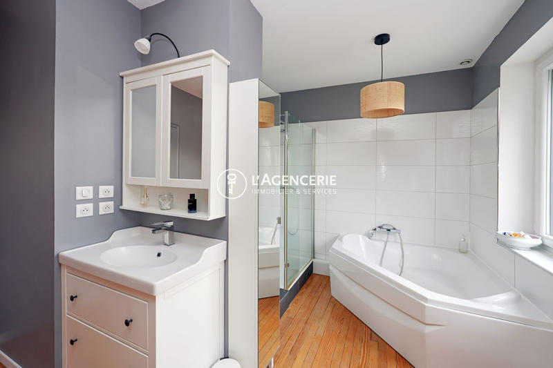 Maison - 190 m² - 6 pièces