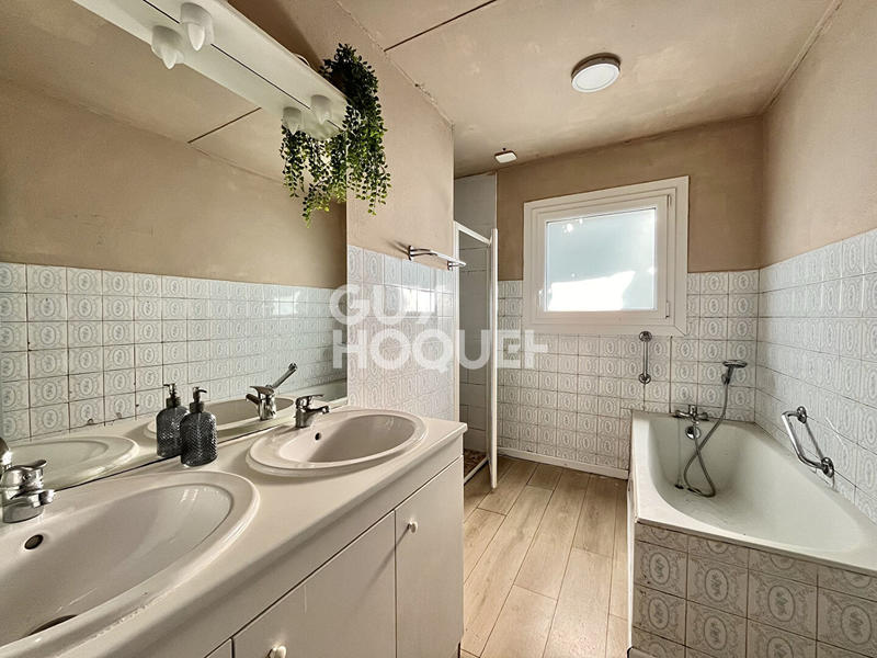 Maison - 96 m² - 4 pièces