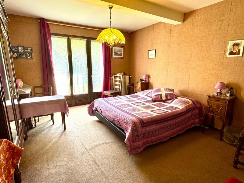 Propriété - 370 m² - 15 pièces