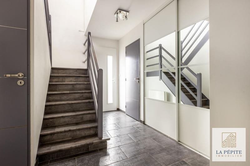 Maison - 106 m² - 4 pièces