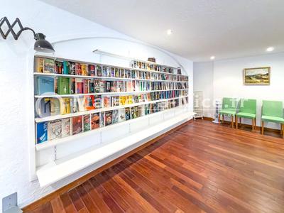 Maison - 285 m² - 10 pièces