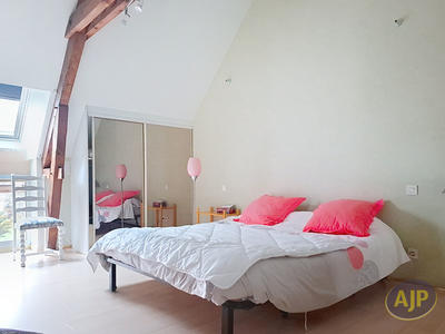 Maison - 220 m² - 7 pièces