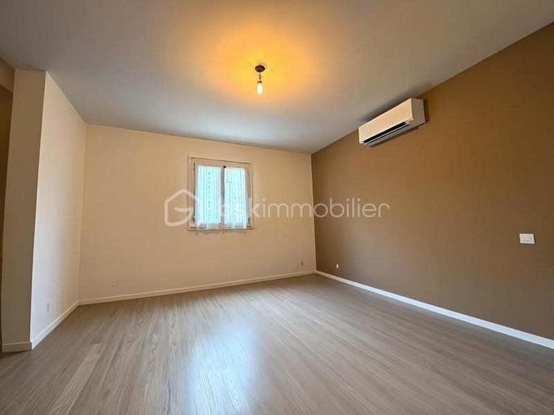 Maison - 161 m² - 8 pièces