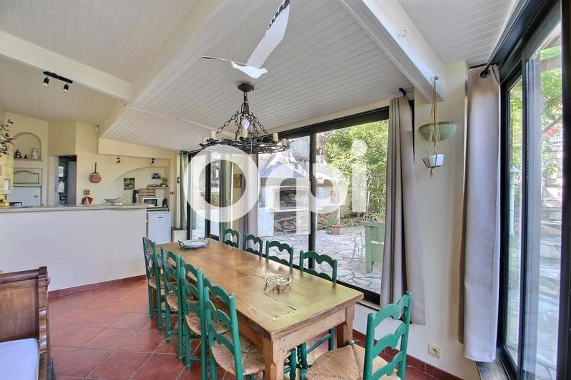 Maison - 162 m² - 6 pièces