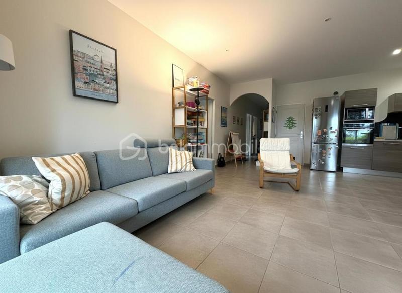 Maison traditionnelle - 94 m² - 4 pièces