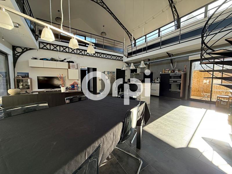 Maison - 215 m² - 6 pièces