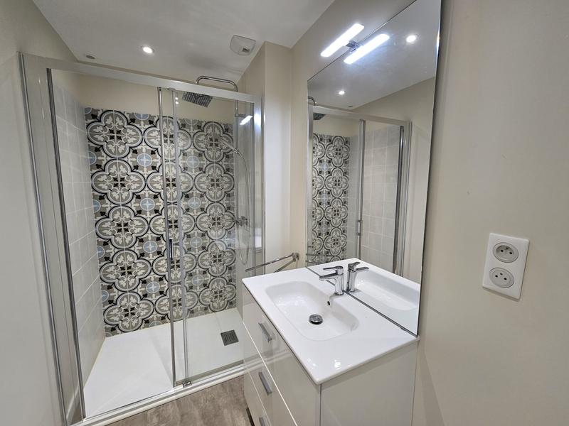 Maison - 352 m² - 13 pièces