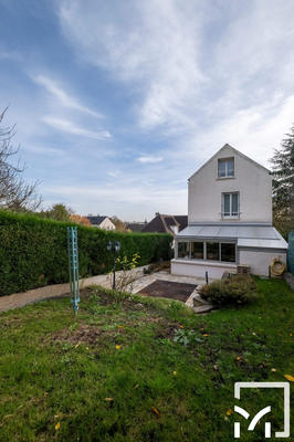 Maison - 98 m² - 6 pièces