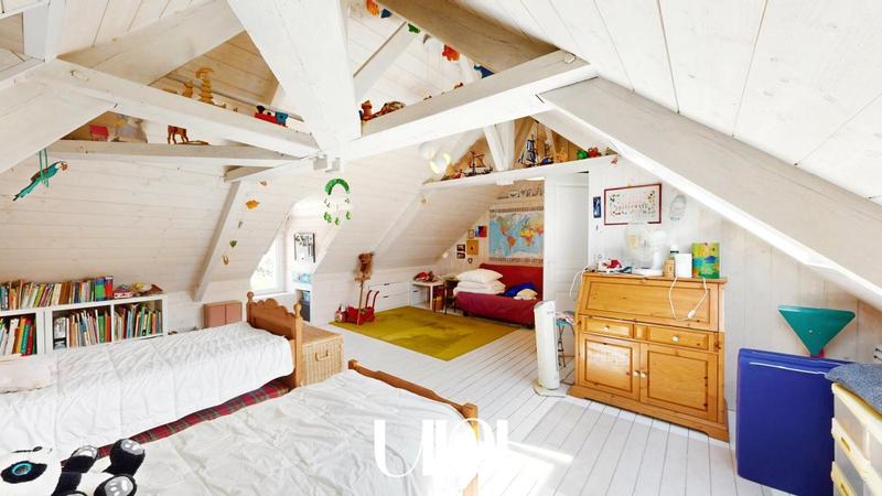 Maison - 415 m² - 16 pièces