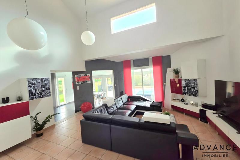 Villa - 208 m² - 208 pièces
