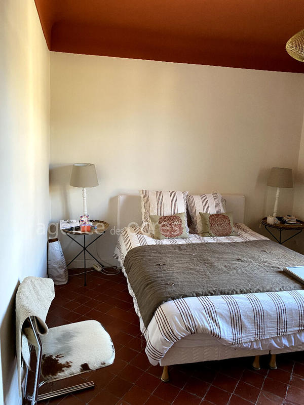 Maison - 350 m² - 12 pièces