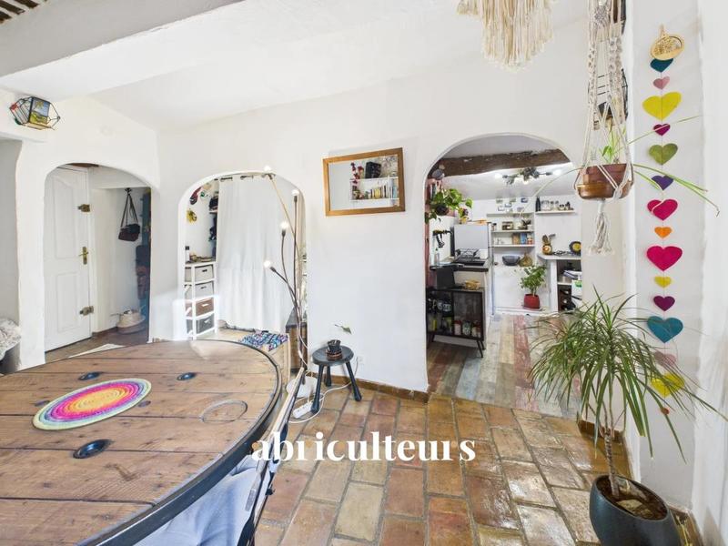 Appartement ancien - 33 m² - 1 pièce