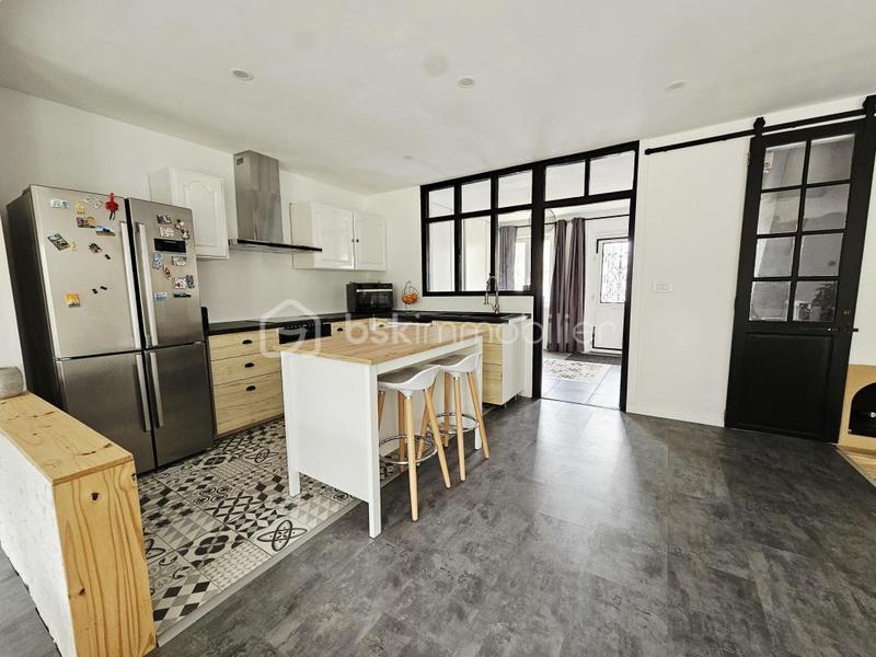 Maison traditionnelle - 250 m² - 8 pièces