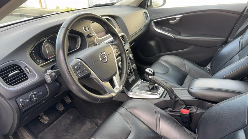 Volvo V40 II 2.0 T2 122 Signature Edition