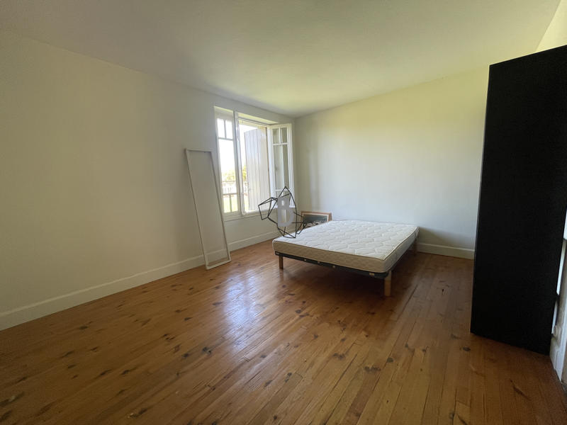 Maison - 240 m² - 8 pièces