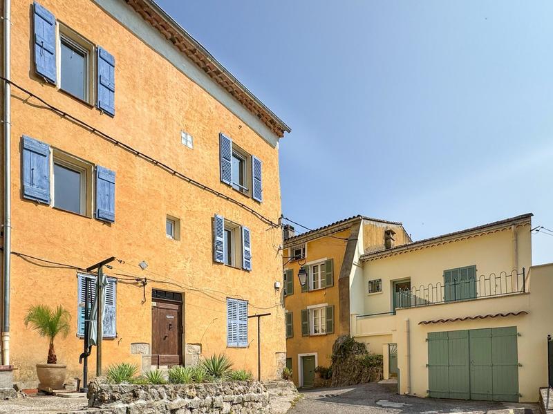 Maison - 90 m² - 6 pièces