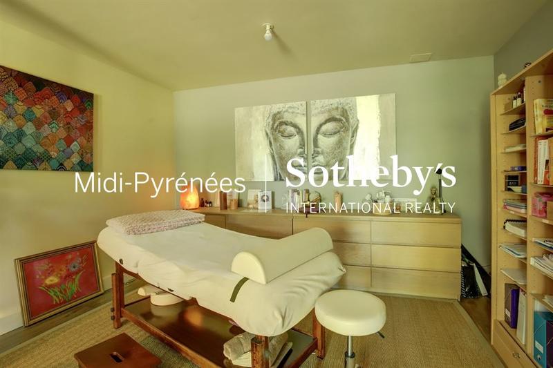 Maison - 228 m² - 8 pièces