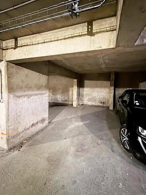 Parking / Garage