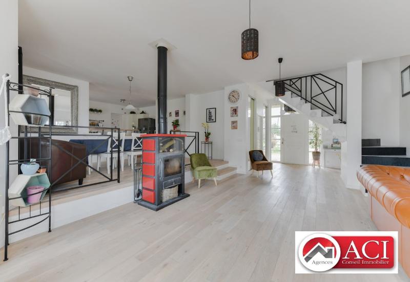 Maison - 250 m² - 8 pièces