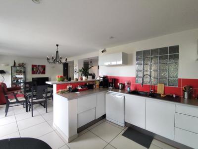 Appartement - 95 m² - 5 pièces