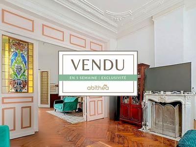 Maison - 260 m² - 10 pièces