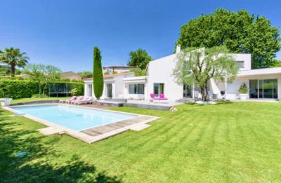 Villa - 200 m² - 5 pièces