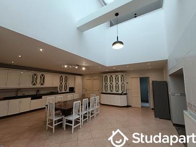 Chambre - 13 m² - 1 pièce