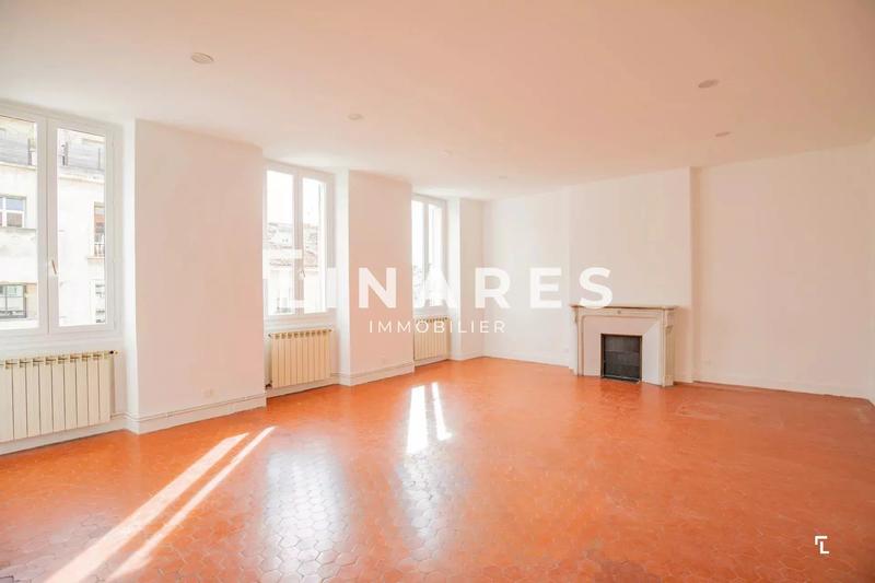 Appartement - 176 m² - 6 pièces
