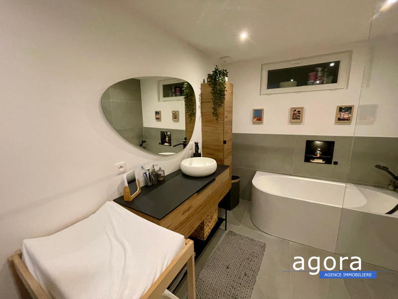 Maison - 180 m² - 6 pièces