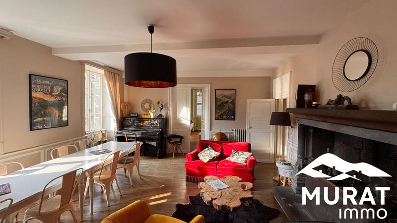 Maison - 320 m² - 13 pièces