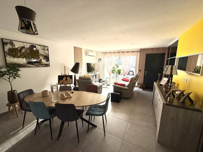 Maison - 96 m² - 5 pièces