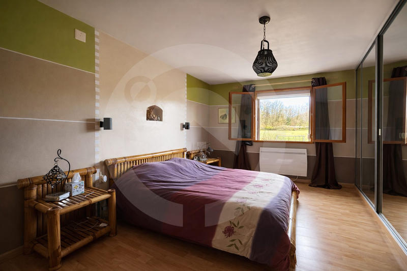 Maison - 275 m² - 8 pièces